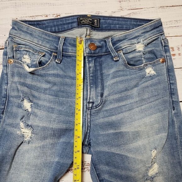 Abercrombie & Fitch Harper Low rise ankle Jeans - Size 26 / 2 distressed - Picture 9 of 11